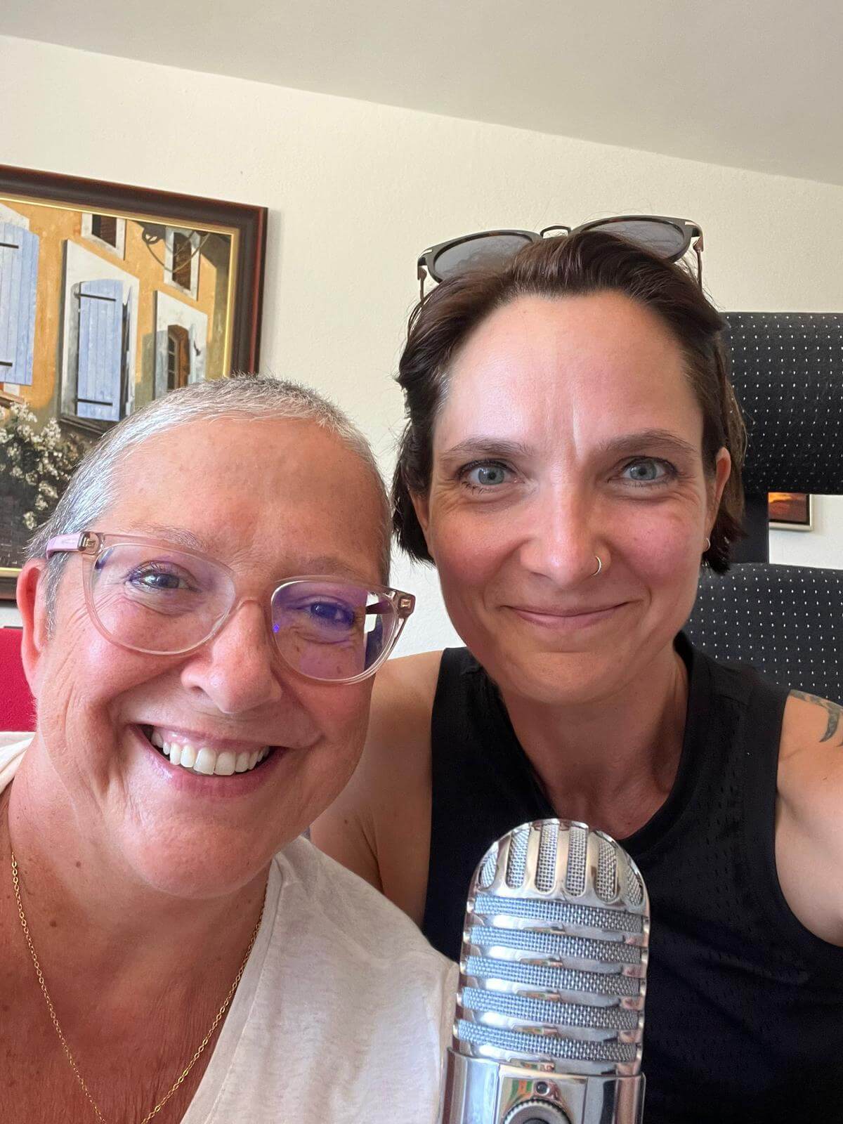 Happy Body podcast Claudia Kamptner und Nelly Reinle-Carayon
